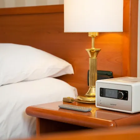 Globo فندق سبليت